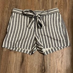 Black and white stripes shorts